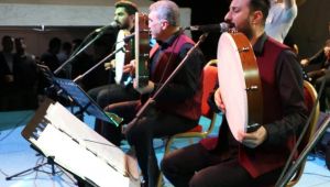 Büyükşehir'den Tarihi Balıklıgöl'de Muhteşem Konser (Videolu)