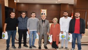 HRÜ Öğrencileri Ekonomik Kalkınma Projesi ile Ödül Aldı