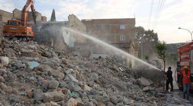 Kızılkoyun'da Yıkım Çalışmaları Sürüyor