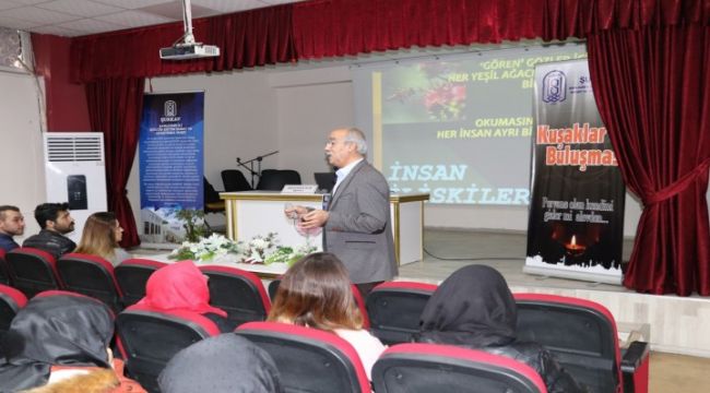 Abdulkadir Açar, deneyimlerini öğrencilerle paylaştı