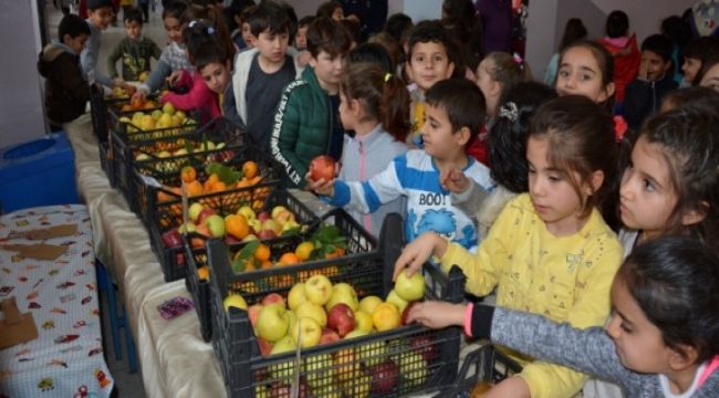 Alışveriş yaparak dürüstlüğü öğreniyorlar