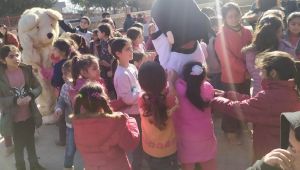 Eyyübiye Belediyesi ‘İyilik Merkezi’ Çocukların Yüzünü Güldürmeye Devam Ediyor. 