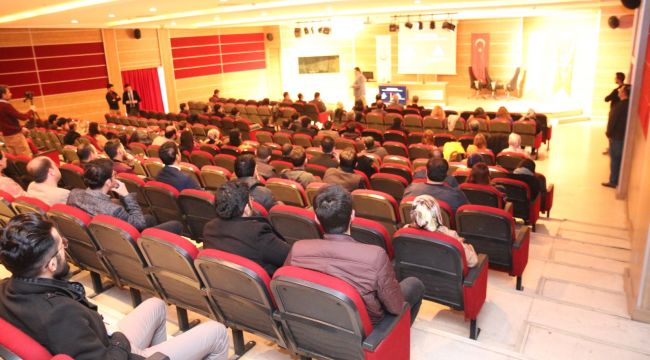  'Takvim Dışı Aşılar ve Ateşli Çocuğa Yaklaşım' konulu konferansı gerçekleştirildi