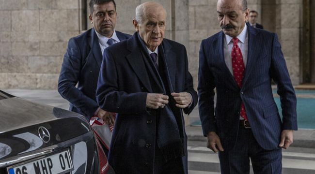 Bahçeli'den Harran Belediye Başkanı'na sürpriz hediye