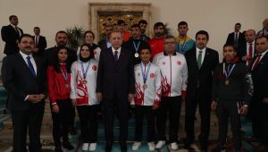 Başkan Canpolat Şampiyonlarla Birlikte Cumhurbaşkanı Erdoğan’ı Ziyaret Etti  