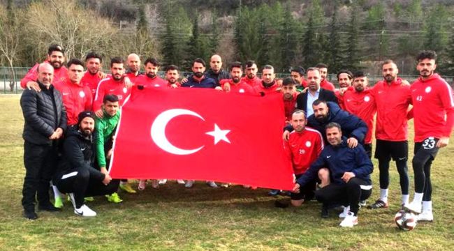 Karaköprüspor Deplasmanda Şehitlerimizi Unutmadı