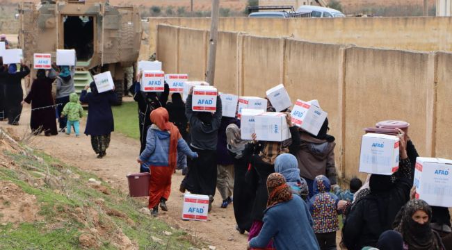 Resulayn ve Telabyad’a İnsani Yardımlar Devam Ediyor