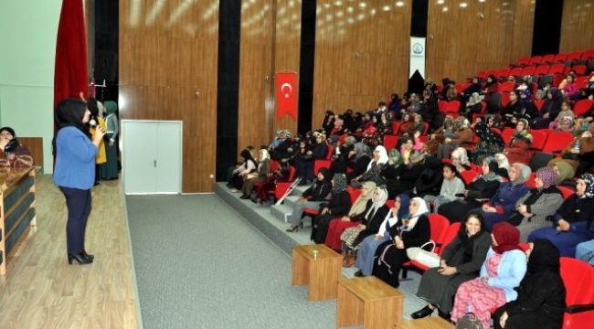 Akçakaleli anneler 8 Mart Kadınlar Günü'nde İdlib şehitleri için mevlit okuttu