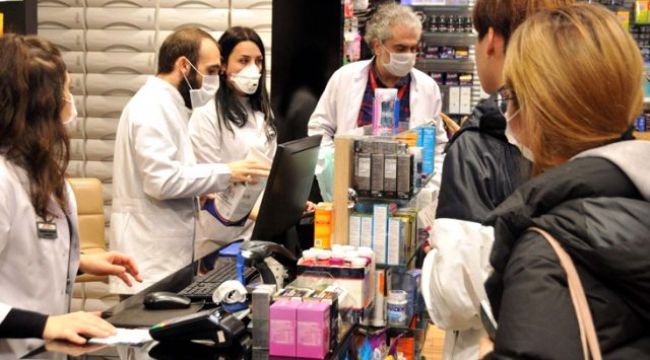 Eczaneler koronavirüsün ardından ucuz maske bulamamaktan şikayetçi