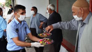 Büyükşehir, 65 Yaş Ve Üzeri Vatandaşları Bayramda Yalnız Bırakmadı