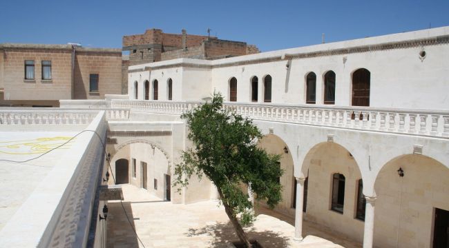 Şurkav, Narlı Evi Kiraya Verdi