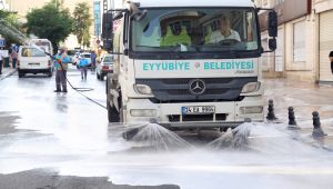 Eyyübiye Belediyesi Temizlik Çalışmalarını Aralıksız Sürdürüyor