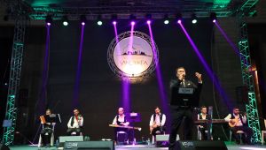 Büyükşehir, Bu Kez Tasavvuf Tadında Bir Gece Yaşattı Grup Dergah Ve Abdurrahman Önül Konser Verdi  