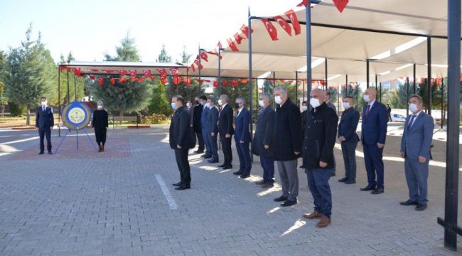 Koronavirüse yakalanan müdür programa katılamadı