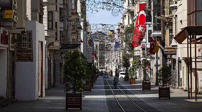 Murat Yetkin: Erdoğan hükûmeti, 'tam kapanma' uygulamasına geçmenin psikolojik zeminini hazırlamaya çalışıyor