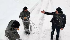 Beytüşşebap’da 2800 metre irtifada, 1 metrelik karda arıza giderildi