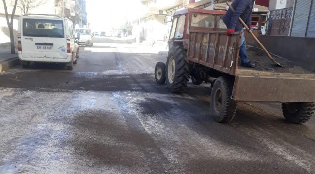 Viranşehir Belediyesinden tuzlama çalışması