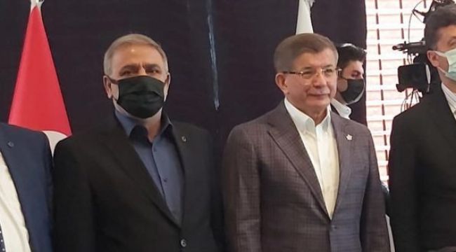 Yazar İlhami Işık Gelecek Partisine katıldı Davutoğlu’nun Başdanışmanı oldu