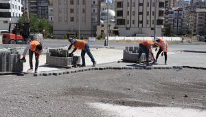 Karaköprü’de Yollar Kilitli Parkeyle Döşeniyor