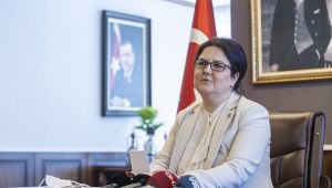 Bakan Yanık, oğlu güvenlik güçlerine teslim olan Diyarbakır annesi Ayşegül Biçer ile görüştü