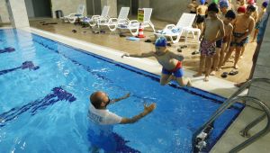Çocuklar, Haliliye Belediyesi İle Yüzme Öğreniyor