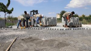 Haliliye'de, İki Mahallede Kilitli Beton Parke Çalışması