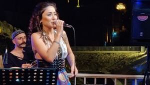 Melek Mosso Şanlıurfa’daki konserinde büyüledi