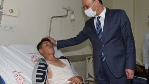Vali Erin, Bozova’daki Kazada Yaralanan Öğrencileri Ziyaret Etti