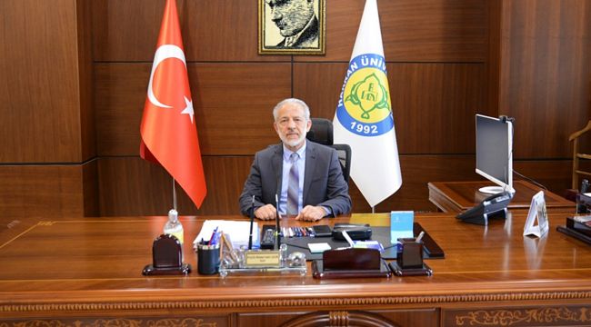 Harran Üniversitesi Rektörü Prof. Dr. ÇELİK, TÜBİTAK Bilim Ödülüne Layık Görüldü