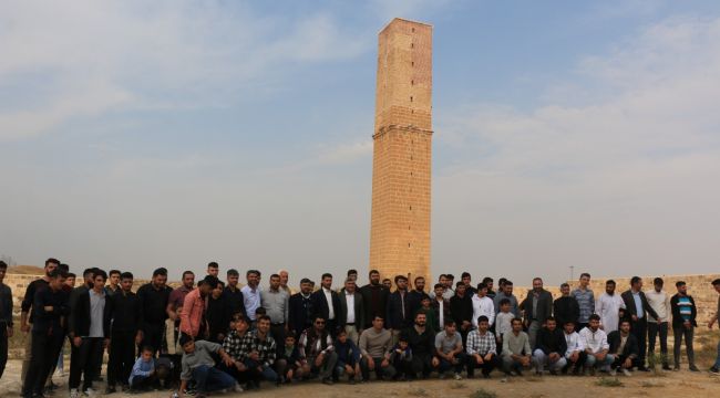 HÜDA PAR Şanlıurfa Gençlik Kolları dünyanın ilk üniversitesini gezdi