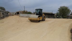 Karaköprü Kırsalında Köy İçi Yollar Çamurdan Kurtarılıyor
