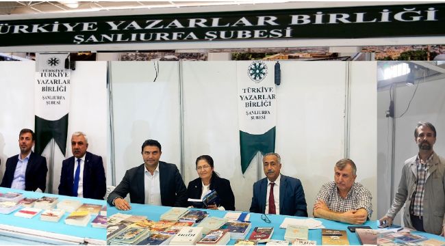 Şanlıurfa Kitap Fuarı ve TYB standı kitapseverlerin akınına uğradı