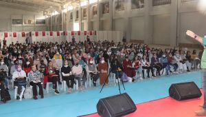 Yazar Beyhan Budak’ın Söyleşi Ve İmza Gününe Yoğun İlgi