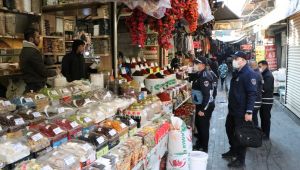 Büyükşehir Zabıtadan Çay, Kahve Ve Semt Pazarında Fiyat Denetimi (fotoğraflı ve videolu)