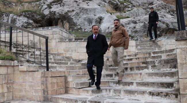 Vali Erin, Kale Çevresinde İncelemelerde Bulundu    