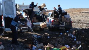 Şanlıurfa’da Zabıta 6 Ton Küflenmiş Hurma Ele Geçirdi (FOTOĞRAFLI -VİDEOLU)