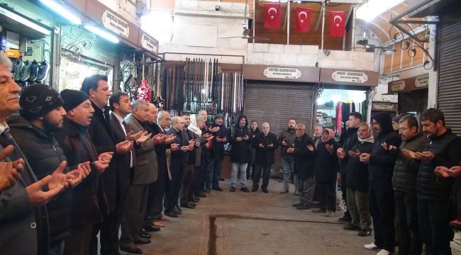 Başkan Karadağ , Esnafla Birlikte Dua Etti