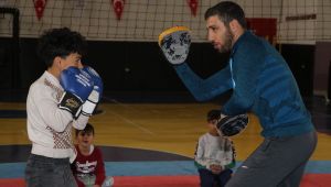 Karaköprü Belediyesinden Çocuklara Kickboks Kursu