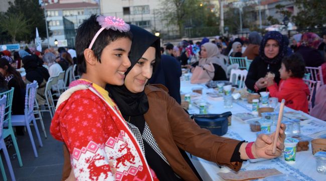 Başkan Çakmak yetimlerle iftarda buluştu