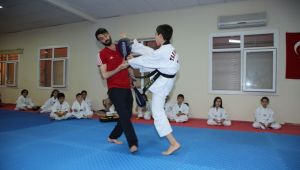 Karaköprü Belediyesi Çadır Spor Merkezinde Şampiyon Yetişiyor