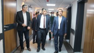 Şanlıurfa İl Sağlık Müdürü Prof. Dr. Gülüm, yeni açılan Çocuk servisini ziyaret etti