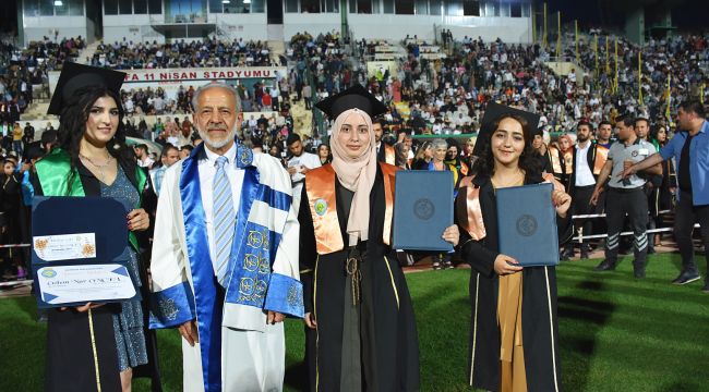 Harran Üniversitesinde Coşkulu Mezuniyet