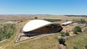 Vali Ayhan Göbeklitepe'de İncelemelerde Bulundu