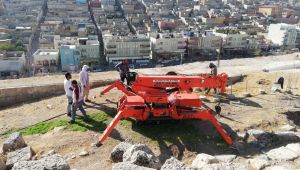 Başkan Beyazgül, Tarihi Urfa Kalesinde Sürdürülen Kazı Çalışmalarını İnceledi