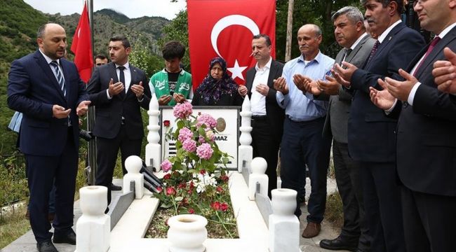 Başkan Çakmak, şehit öğretmeni unutmadı