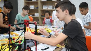 Karaköprü'de Çocuklar Yaz Tatilini Bilim Merkezinde Değerlendiriyor
