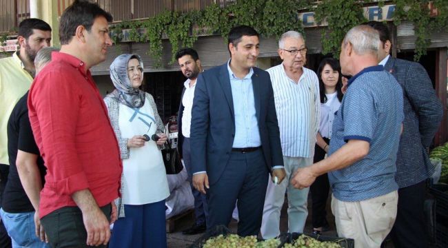 Başkan Karadağ Şanlıurfa Sebze-Meyve Hal Esnafını ziyaret etti
