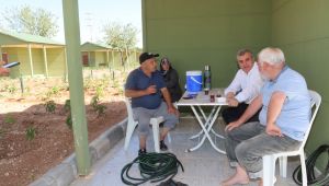 Şanlıurfa’da Sıcaktan Bunalanların Adresi Hobi Bahçeleri Ve Belediye Havuzları Oldu
