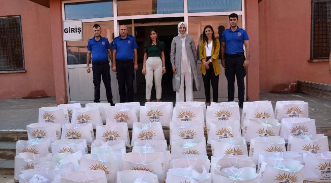 Başkan Ayşe Çakmak mahkumlara hijyen kiti desteğinde bulundu