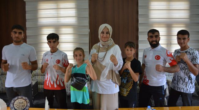 Başkan Çakmak Muaythai sporcularını ağırladı